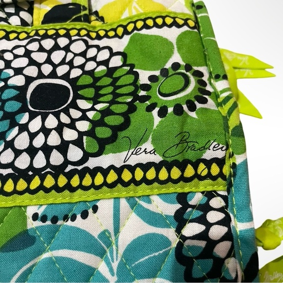 Vera Bradley Weekend Travel bag Floral Green and Blue. - Picture 3 of 4